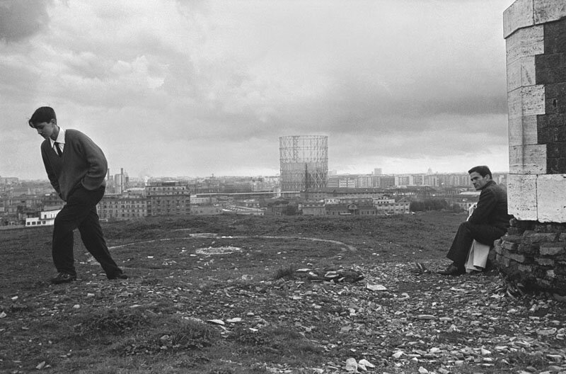 09. Roma - davanti al gasometro.jpg